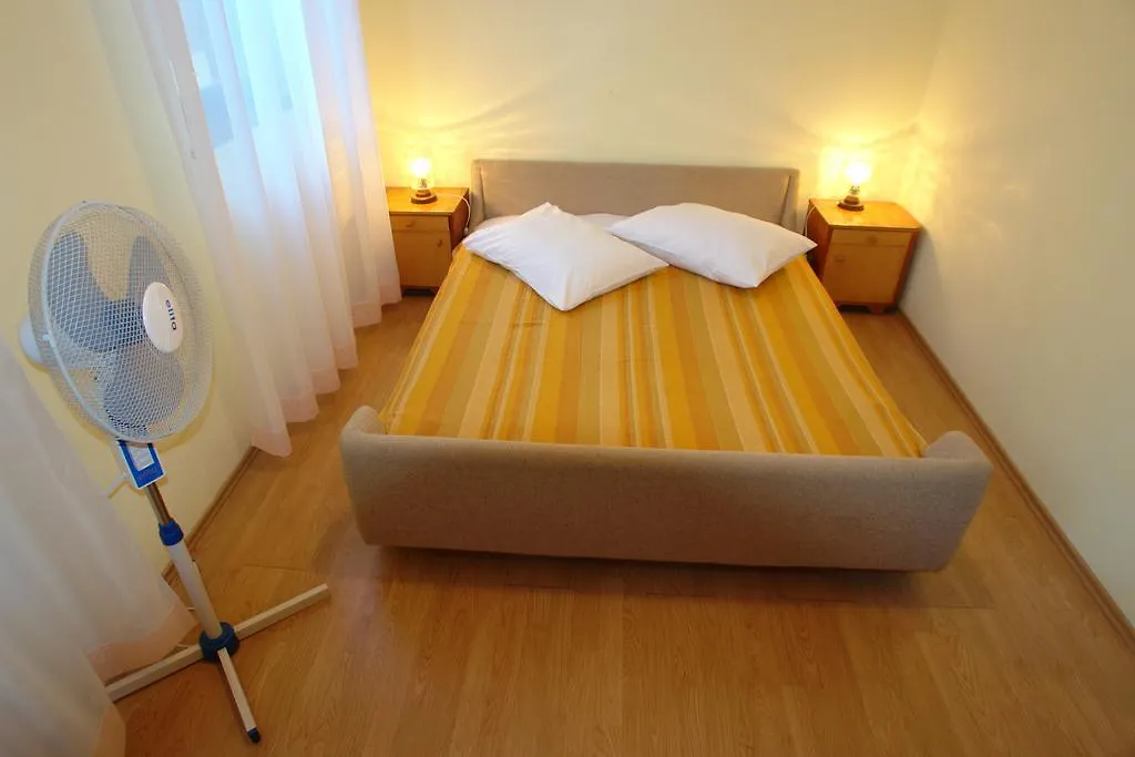 Apartments Benito Pjescana Uvala