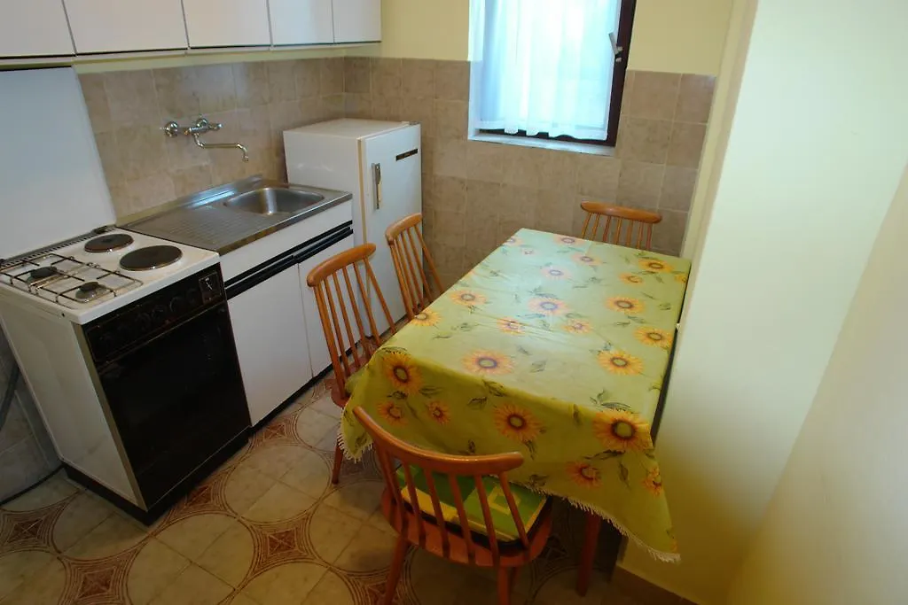 Apartments Benito Pjescana Uvala Croatia