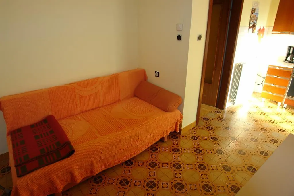 Apartments Benito Pjescana Uvala